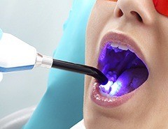 Patient receiving oral cancer screening